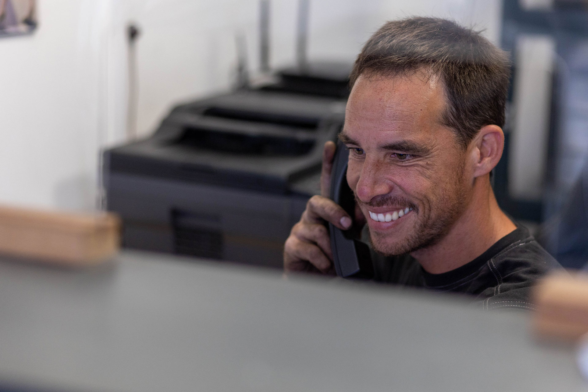 Régis au garage RT Auto — accueil téléphonique